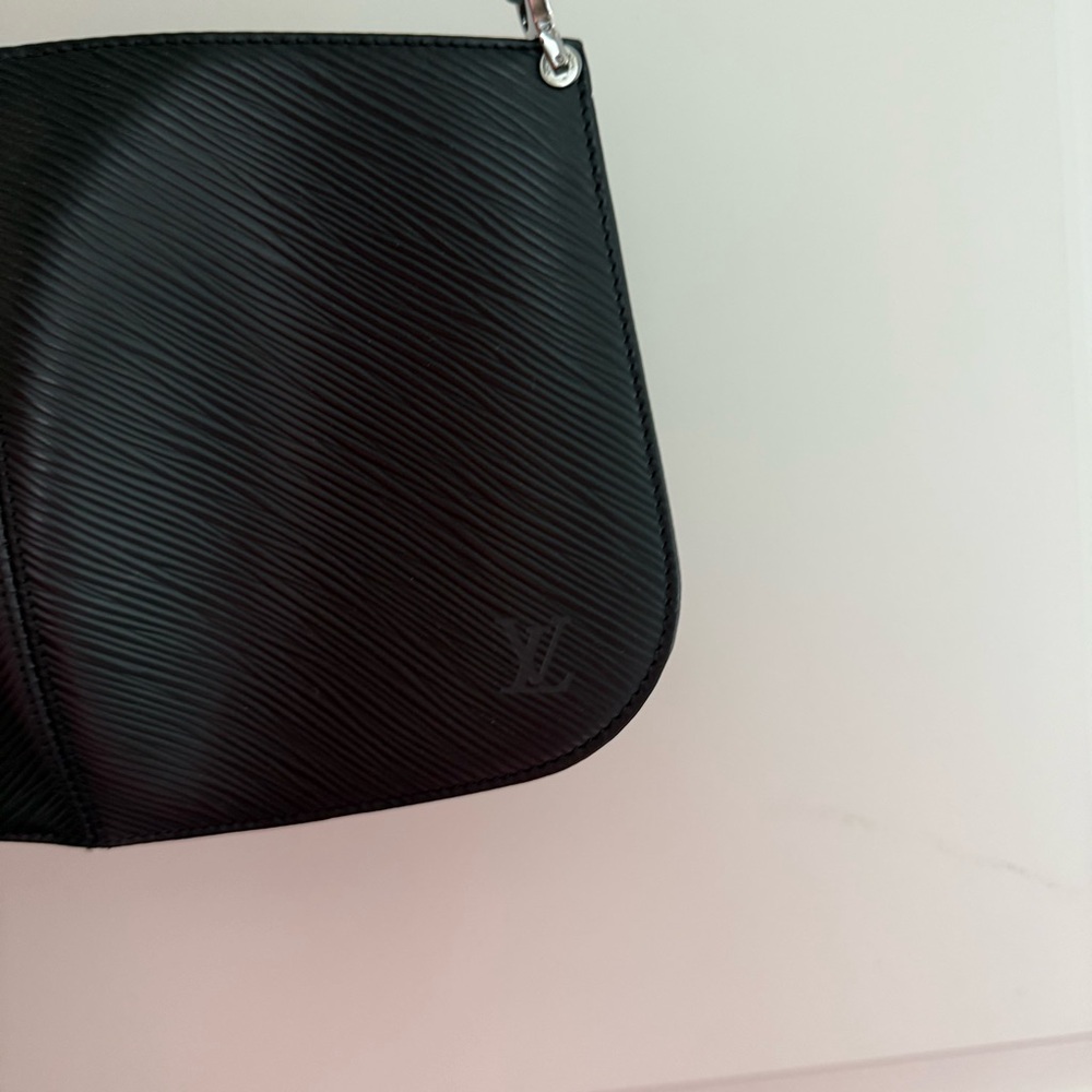 Louis Vuitton Epi Pochette Demi-Lune in Black - Picture 2 of 7
